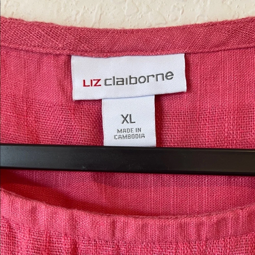 Liz Claiborne Vibrant Pink Blouse with Capped Sleeves - Picture 4 of 6